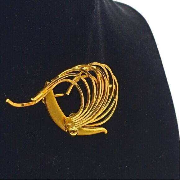 C'est Bien Gold Tone Brooch Signed Modernist Swirl Pin Vintage Jewelry - Picture 5 of 6